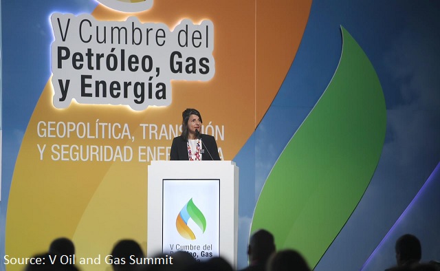 Vélez at the Oil Summit