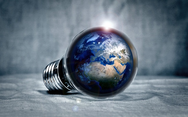 Coexistence of oil industry and energy transition